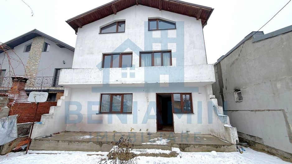 Casa situata in Catargiu Baraganului P+1+M suprafata 170mp-zona buna - Poză 1