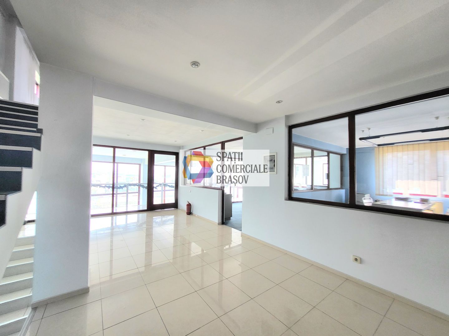 Showroom cu teren de 4450 mp #plus-imo.ro - Poză 3