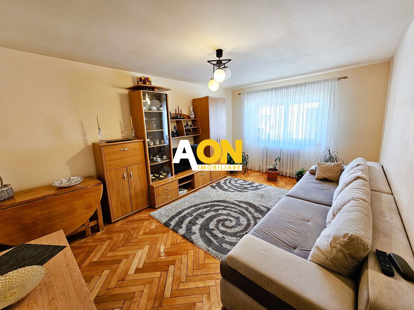 Apartament 3 camere, decomandat, Cetate, zona Kaufland - Poză 1