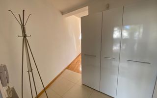 Apartament deosebit cu curte proprie si 2 locuri de parcare - Poză 11
