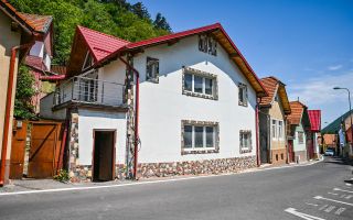 Oportunitate rezidential/investitional in Centrul Istoric Medieval al Brasovului - Poză 1