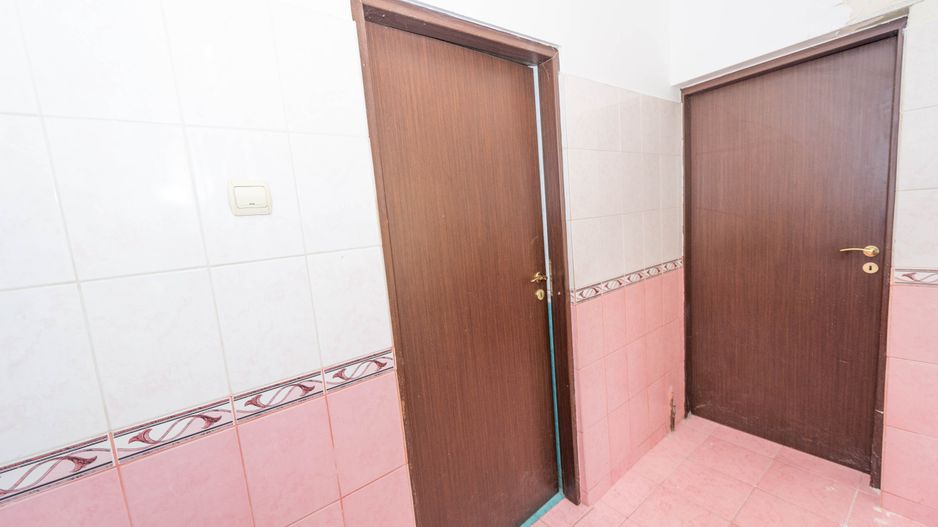 Apartament 3 camere de vanzare, in vila, 83 mp - Poză 21