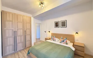 Casa moderna si cocheta. Locatie excelenta. Curte amenajata. Loc de parcare. - Poză 17