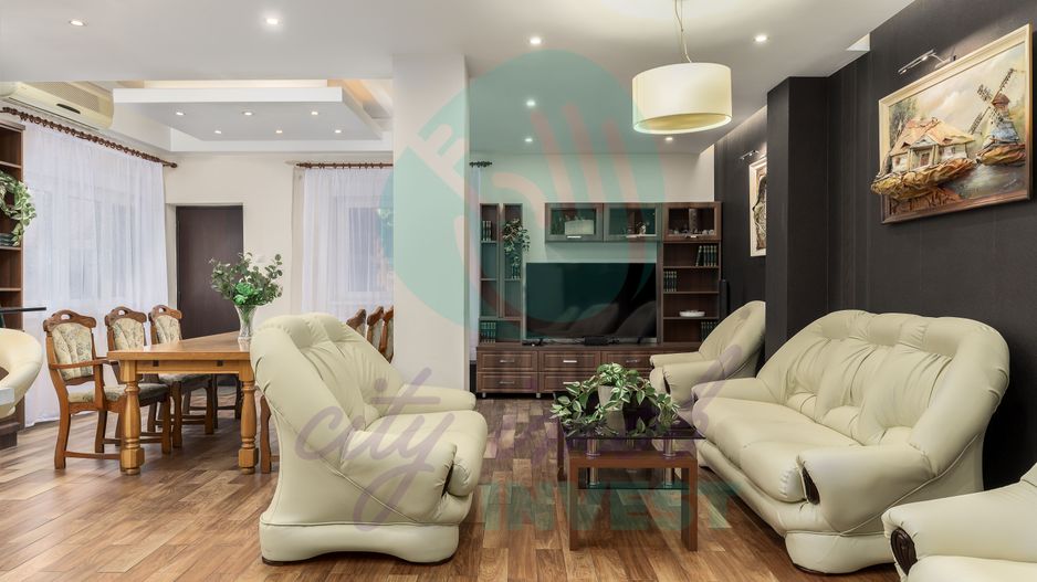 Vilă spațioasă cu curte superbă lângă Parcul Circului - Poză 3