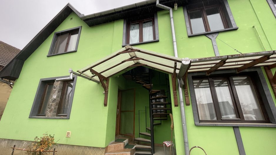 Casă cu etaj, Livezeni - Poză 13