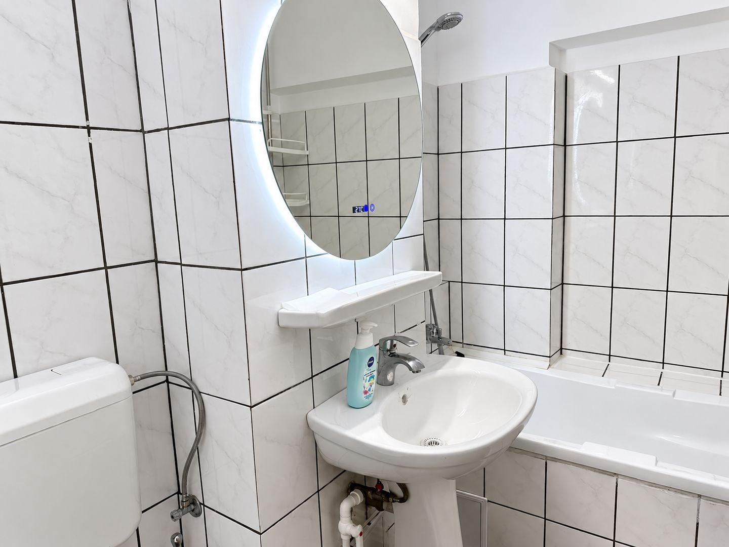 3 cam de inchiriat Piata Alba Iulia - Poză 4