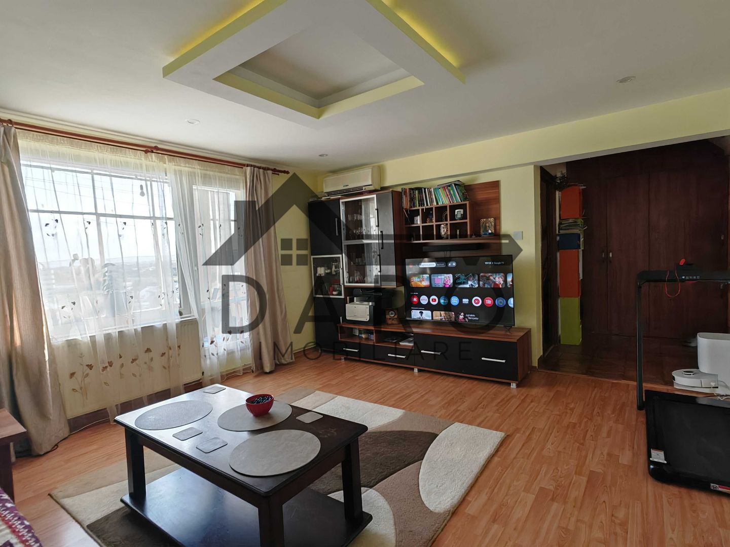 Vand apartament 3 camere - Poză 2