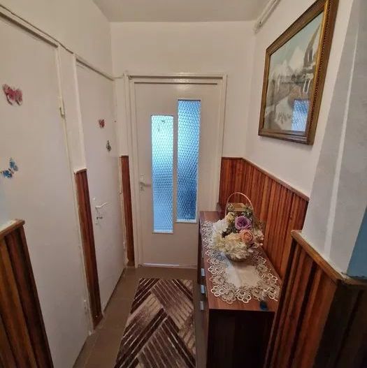 Apartament cu 3 camere de vanzare - Poză 1