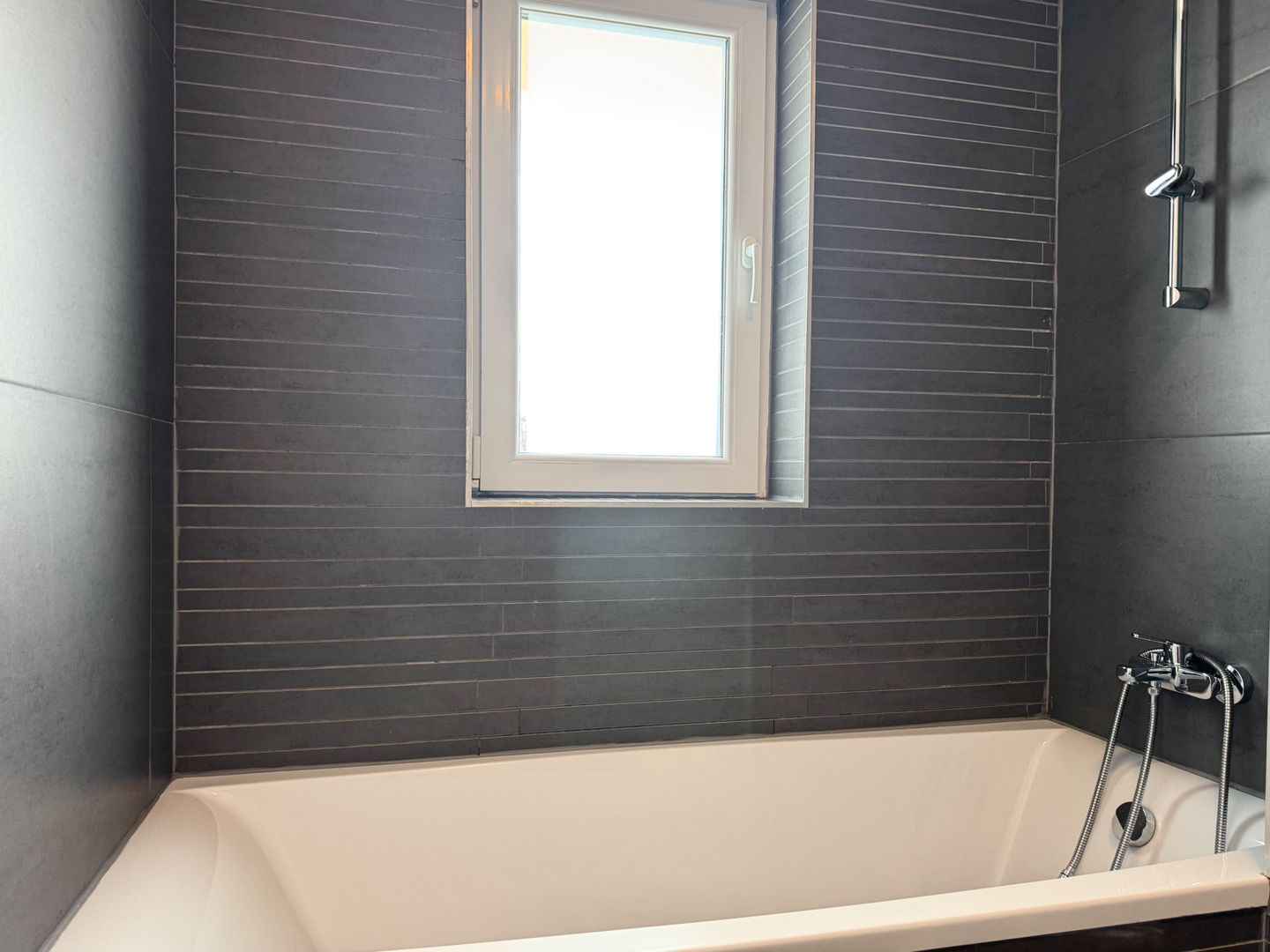 Apartament modern, lift și parcare – zona Calea Lipovei - Poză 25