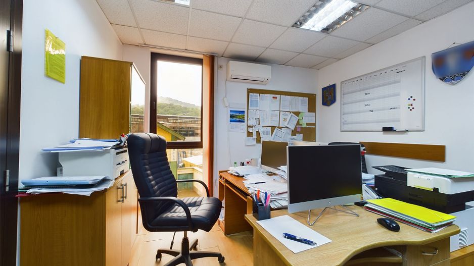 Clădire de birouri cu chiriași existenți - Poză 5