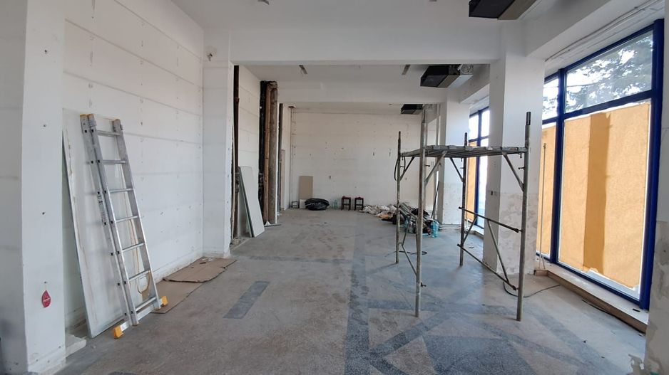 Spatiu comercial vitrina de 20 M - Metrou Eroii Revolutiei S143 - Poză 22