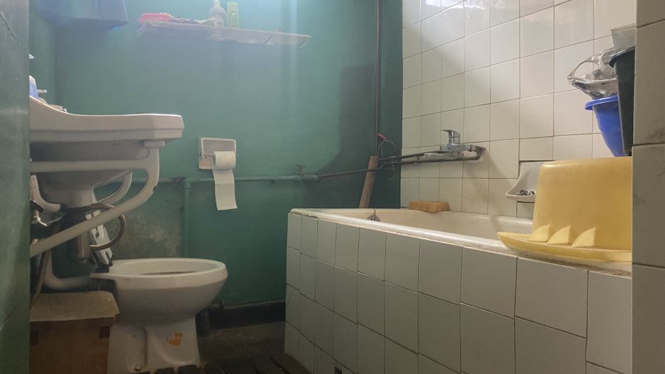 Vanzare casa cu 6 camere in Targoviste - vizavi de Colegiul Carabella - Poză 12