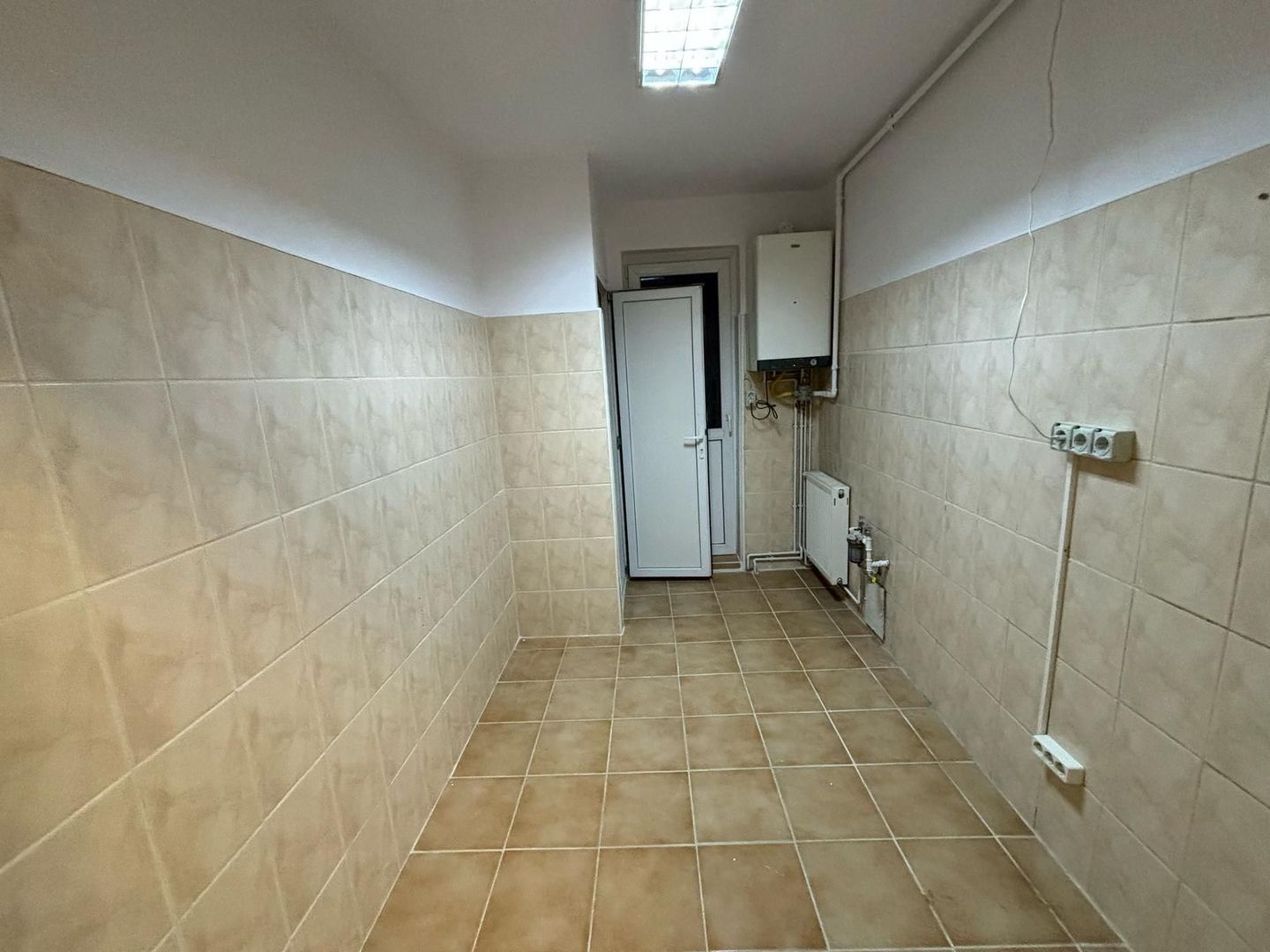 Apartament cu 3 camere de vânzare – Zărnești (Tohanu Vechi) - Poză 3