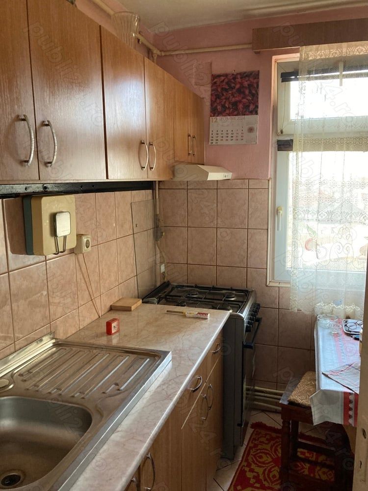 BRASADAS vinde ap  2 cam etaj 3/4 in Carpați 1. - Poză 2