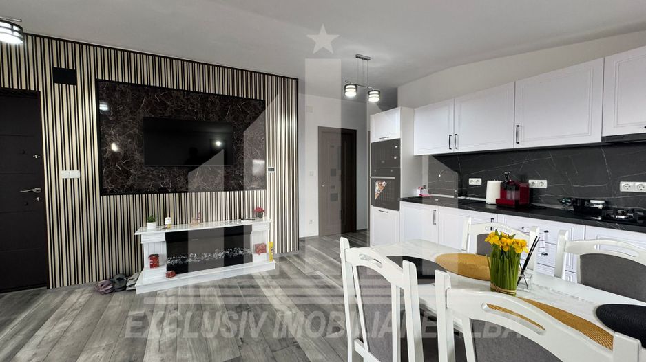 Apartament cu 3 camere decomandate, Bloc Nou - Poză 2