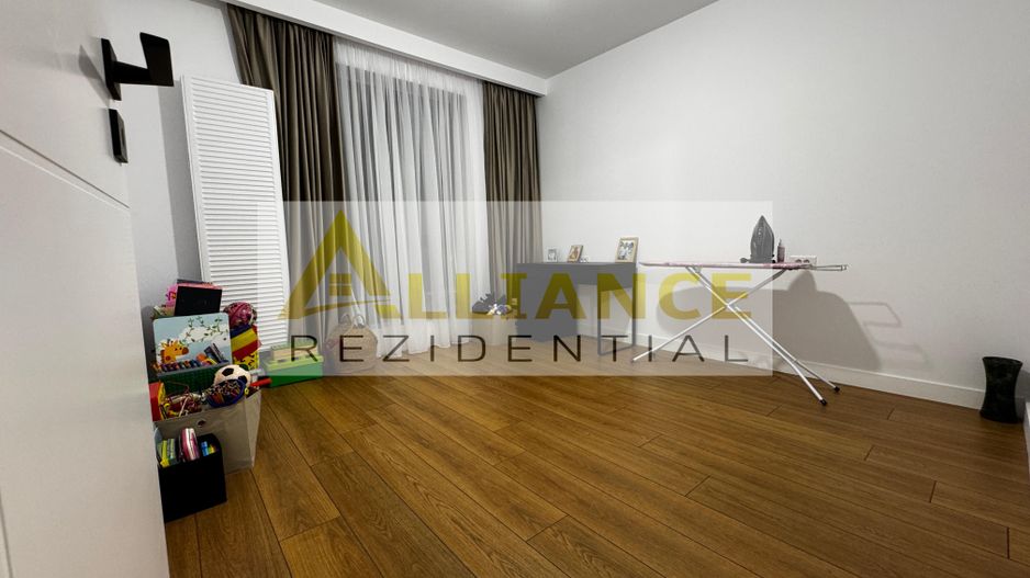 Vila de vanzare-5 camere-3 bai-500 M de STV - Poză 23