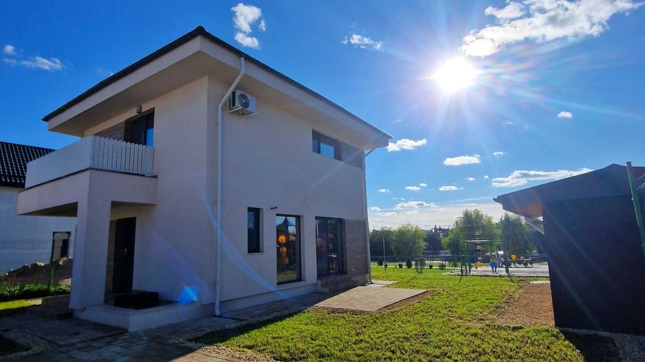 Vila moderna 3 camere | Tunari-langa parc - Poză 1