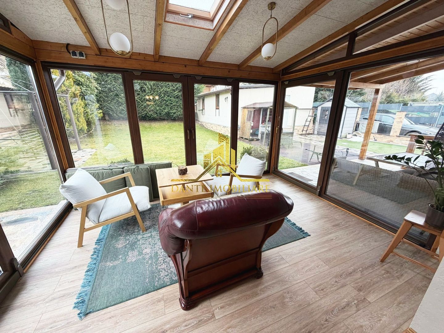 Casa, 3 dormitoare, 3 bai, ultrafinisata, mobilat lux, Faget - Poză 2