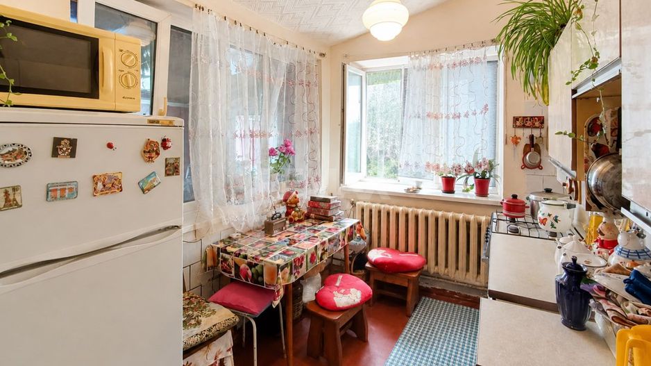 Strășeni.  Apartament la sol cu 3 dormitoare + living, teren și garaj. - Poză 14