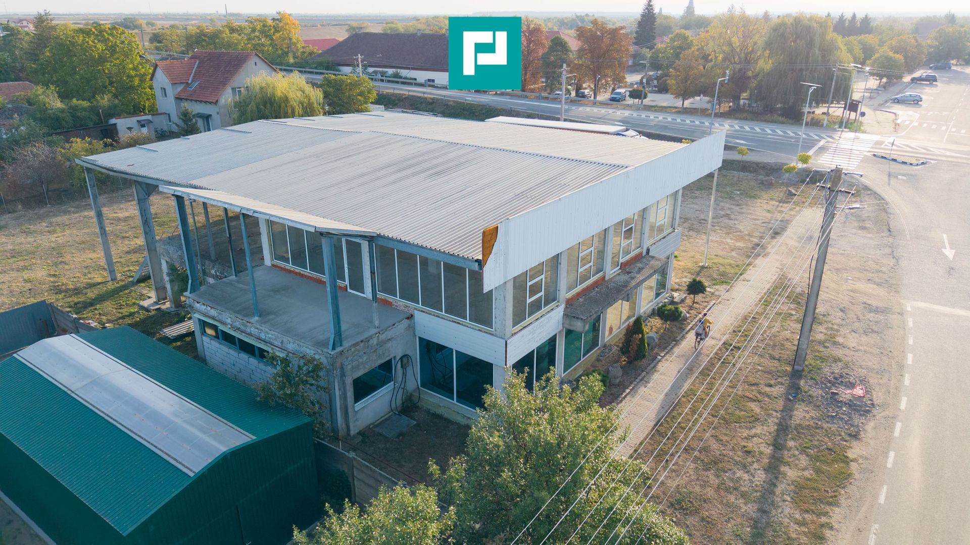 Spatiu comercial cu etaj și teren de 4000mp - Poză 16