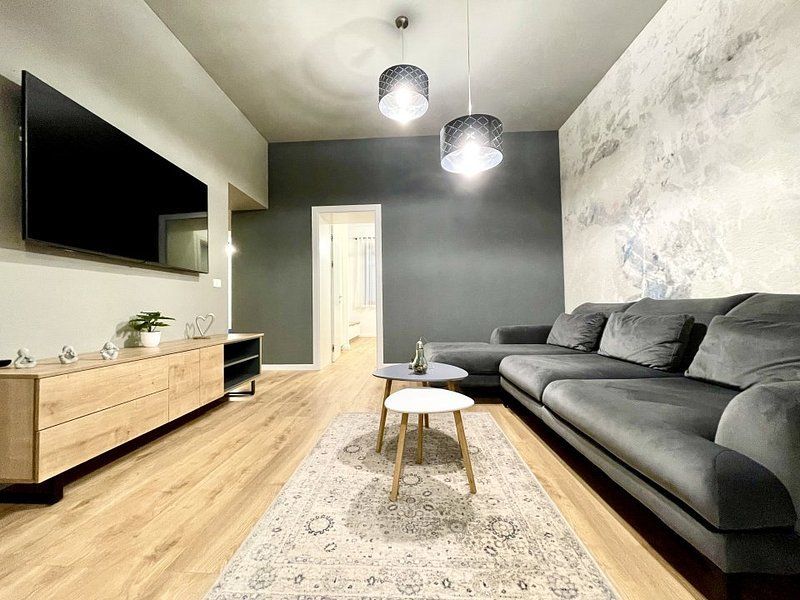 Elegant, finisaje premium, locație deosebita - 3 camere  în Bălcescu - Poză 5