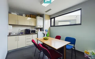 Spațiu comercial modern cu parcare proprie - Poză 15
