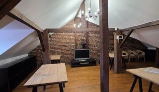 Vila cu 4 camere si mansarda, de inchiriere central - Poză 2