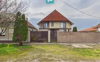 Casă spațioasă în Sântana - Poză 31