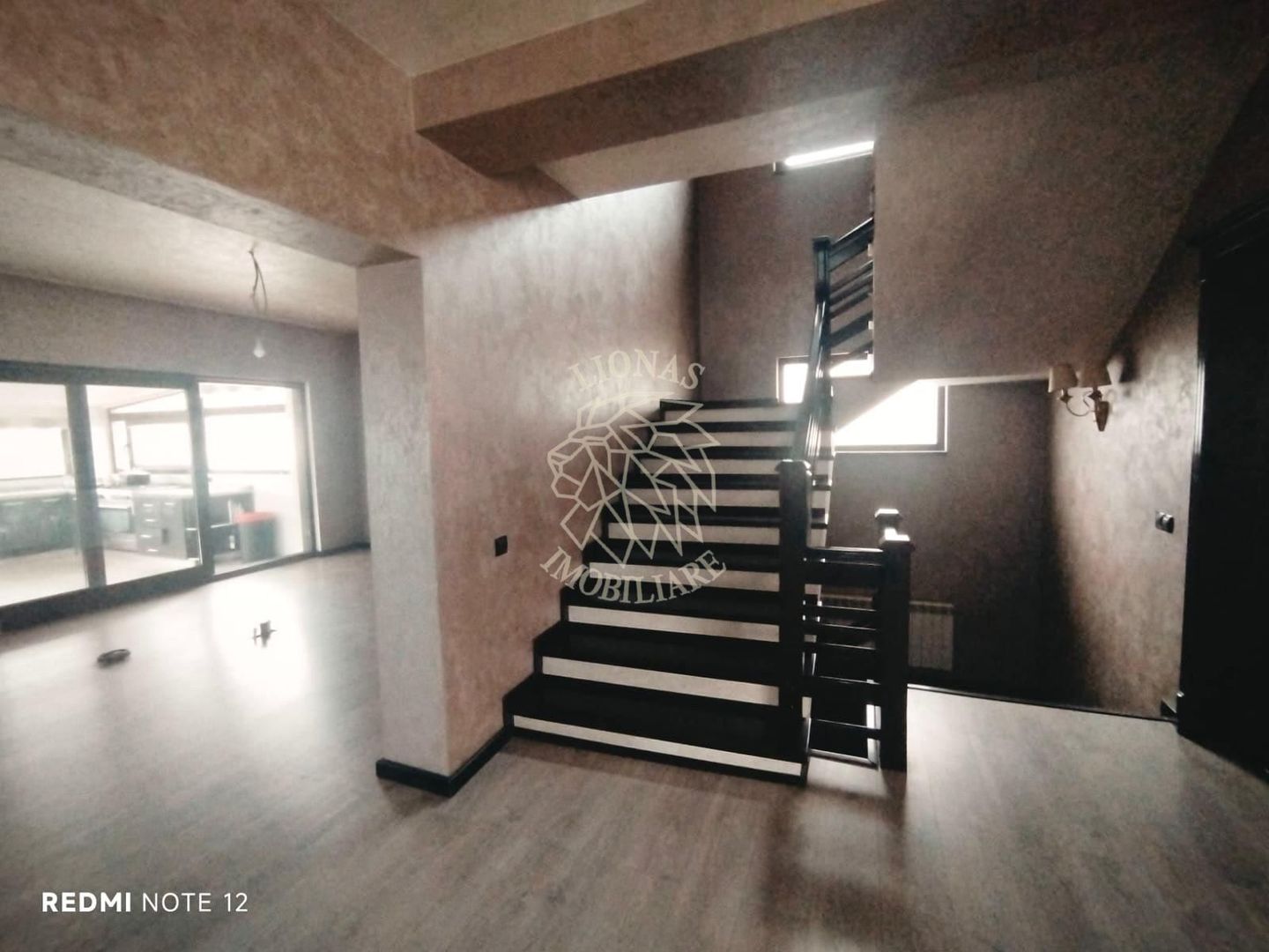 Casa 5 camere 325 mp con.-teren 600-garaj-Zona OK Shopping Center - Poză 8