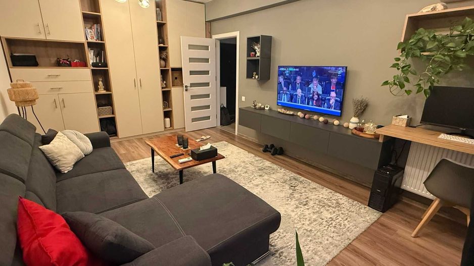 Apartament 2 camere. Decomandat. Loc de parcare. Bld. Metalurgiei. - Poză 3