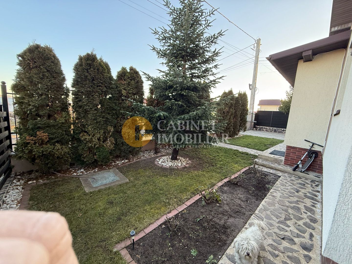 Vila - 5 camere - 2 bai - 580mp teren - mobilata complet - Poză 3