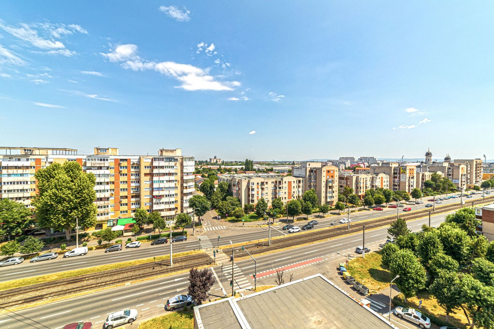 VANDUT! Apartament cu 3 camere. Zona Lebăda. Arad - Poză 2