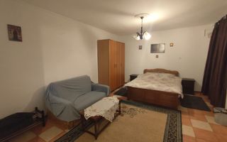 Garsoniera de inchiriat in zona Damaroaia - Poză 1