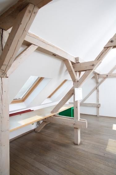 Mansardă boemă, ideală pentru industriile creative - Poză 5