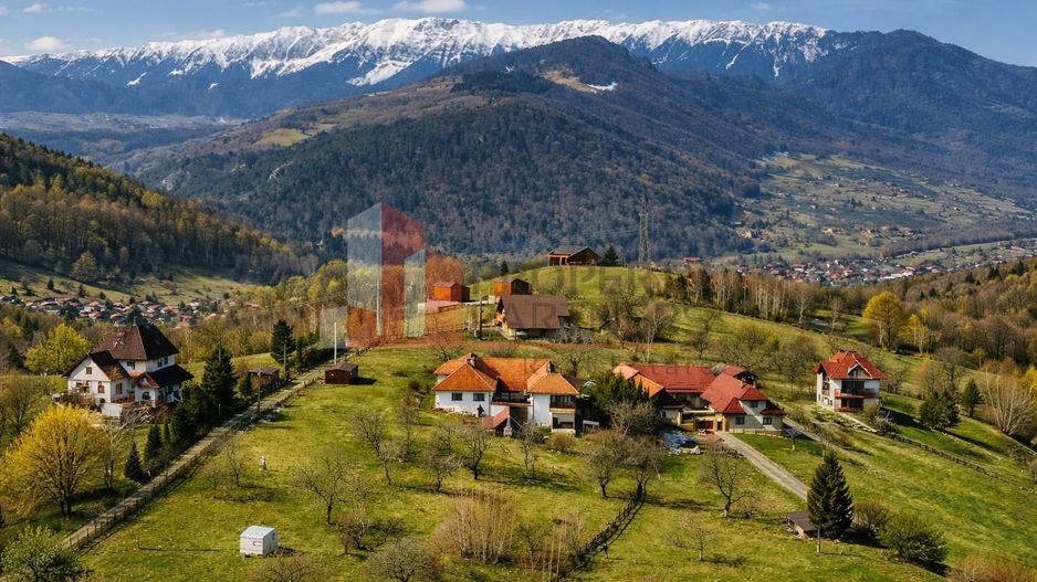 Casă tradițională cu 1800 mp teren  în Sohodol, Bran | Priveliște superba - Poză 1