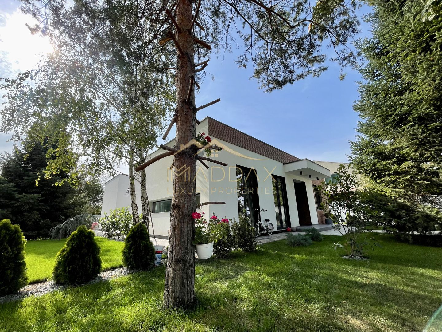 Vila cu 5 camere // * 565 mp gradina* // Tunari - Poză 73