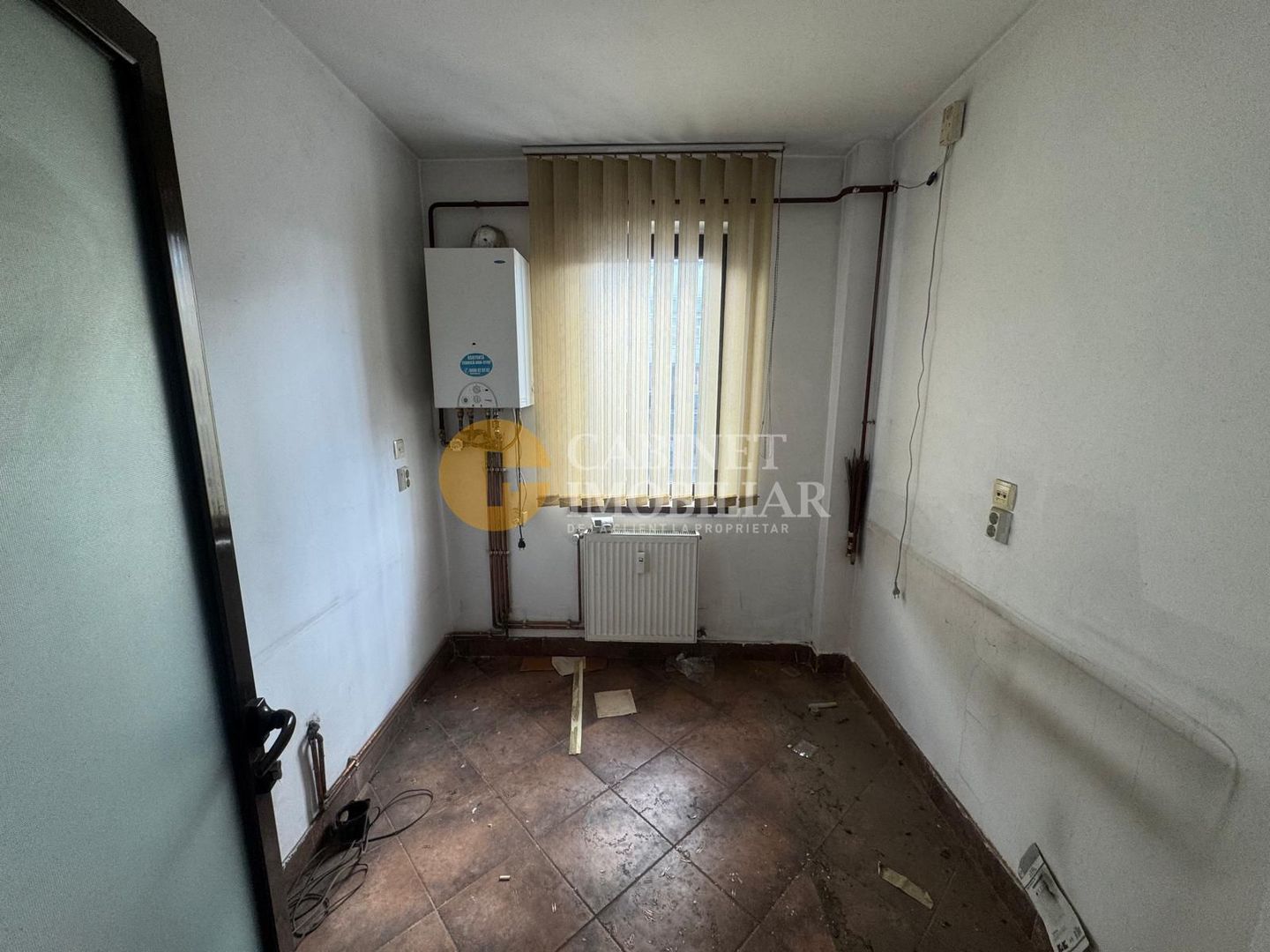 TUDOR VLADIMIRESCU - 2 CAMERE - ETAJUL 1 - DE RENOVAT - Poză 6