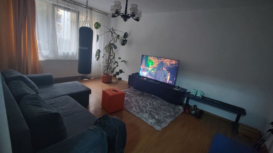 Apartament 3 camere de vânzare Drumul Taberei - Poză 1