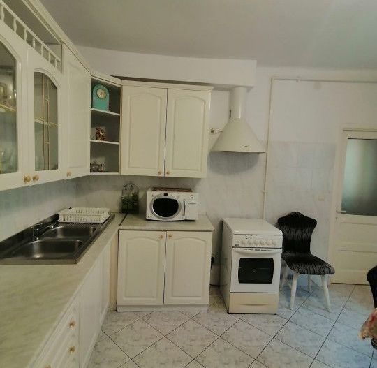 Apartament 3 camere in vila de inchiriat, central, Campina - Poză 2