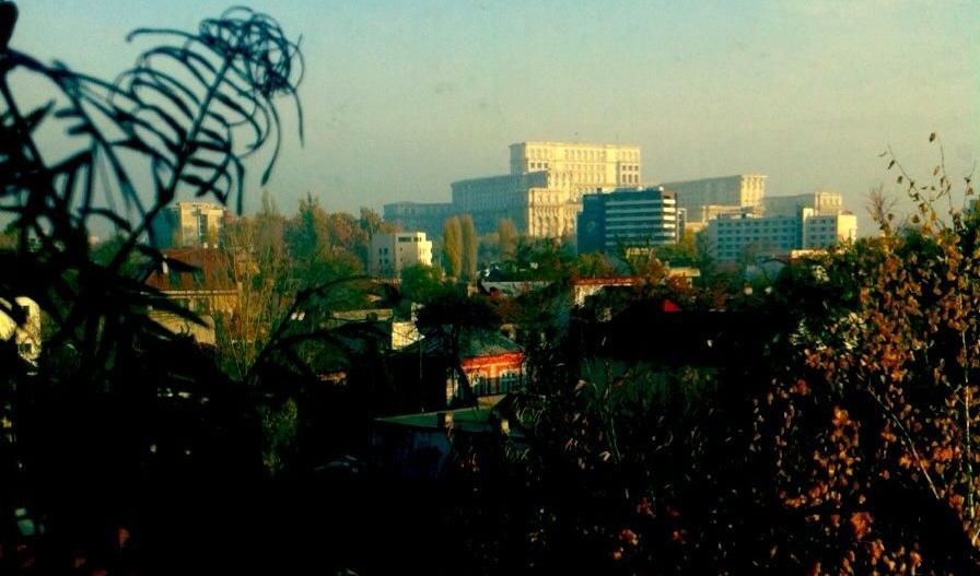 Apartament 3 camere + 1 birou,  Cotroceni, curte si gradina, metrou Eroilor - Poză 27