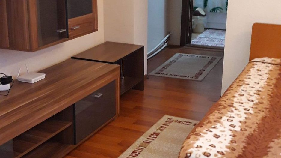 Apartament 2 camere, mobilat și utilat, zona Ultracentral; - Poză 3