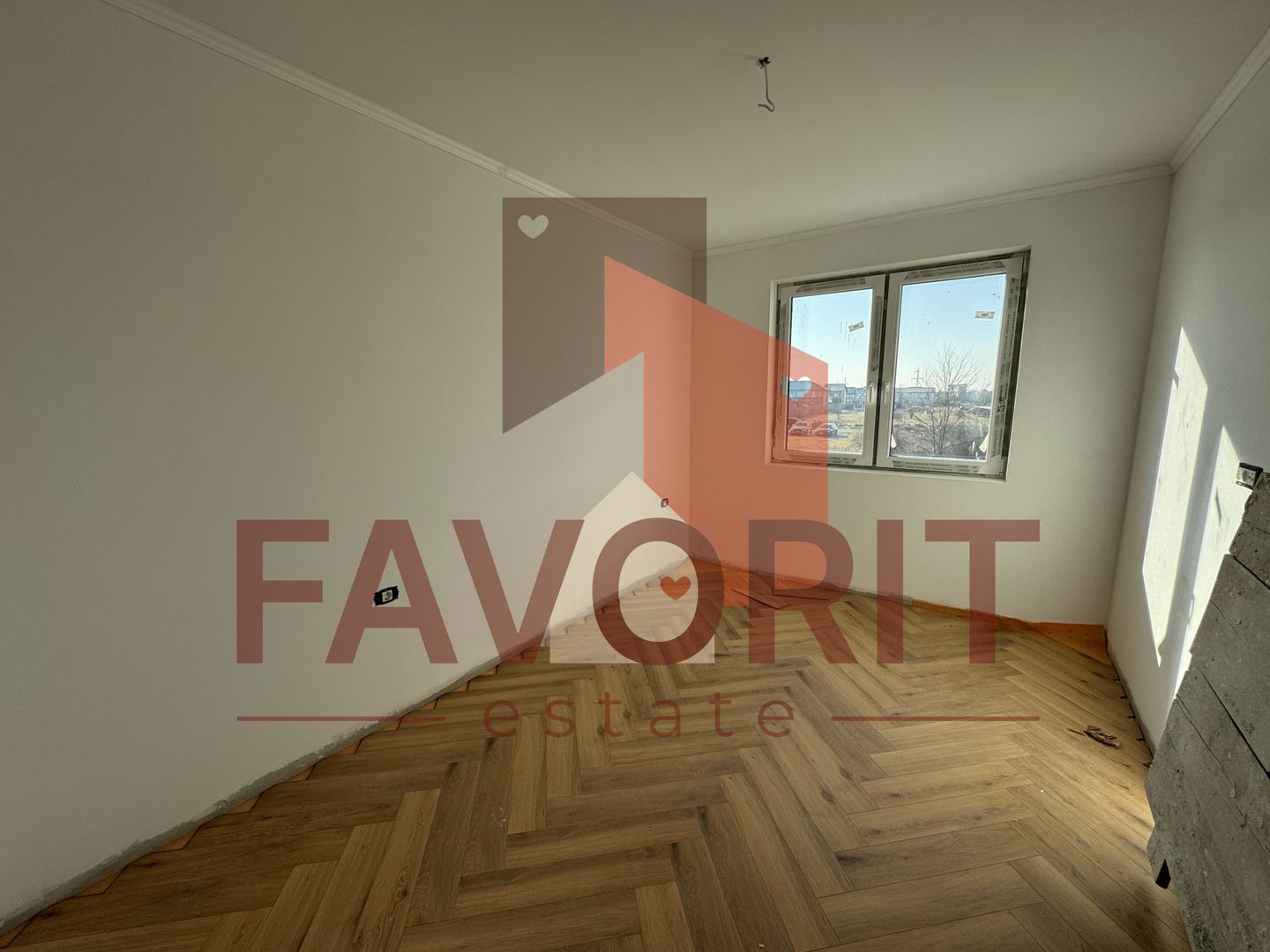 Finisat la cheie. Acces asfaltat. Toate utilitatile - Poză 1