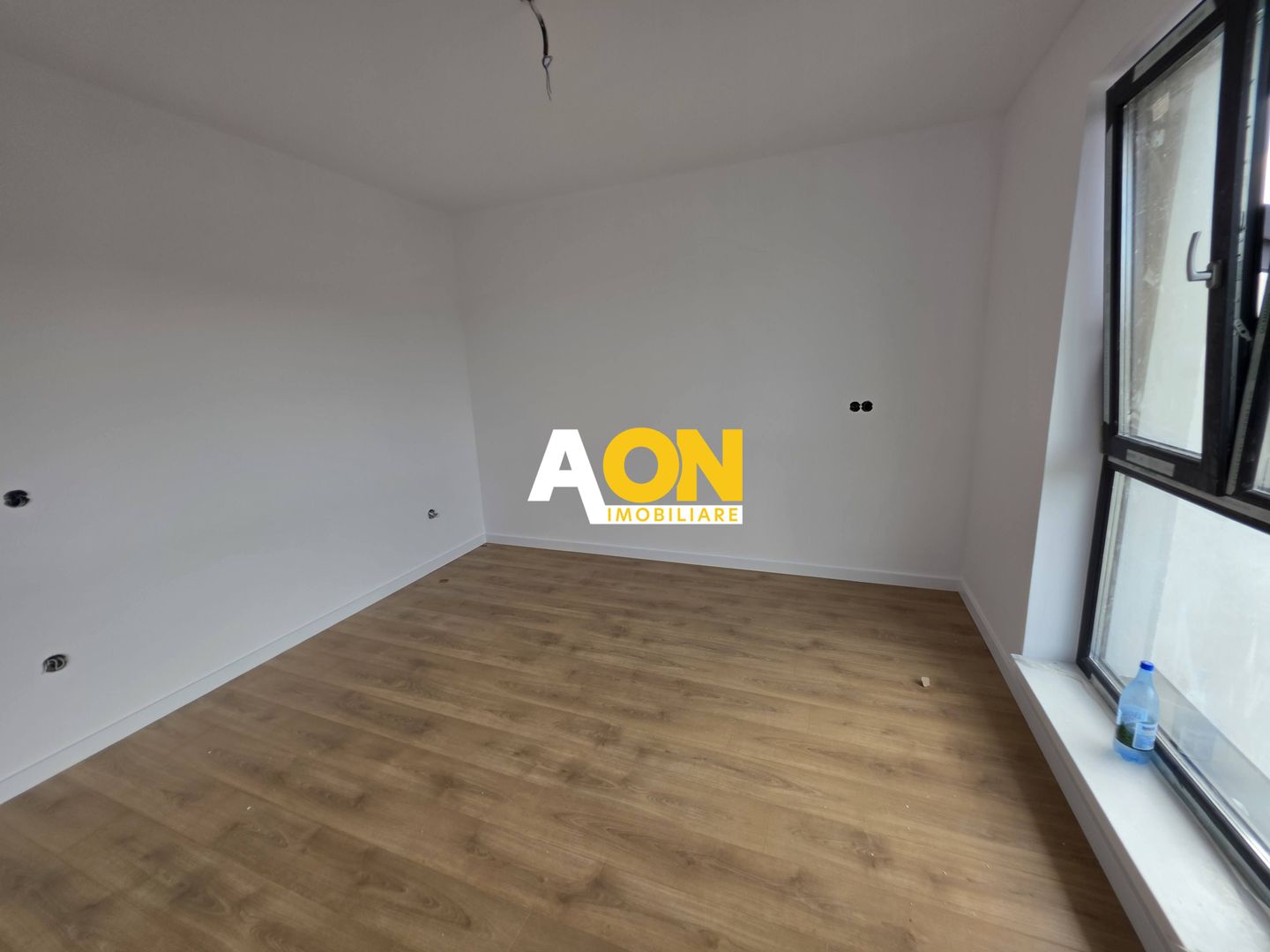 Duplex modern, 4 camere, curte 315 mp, predare mobilata,zonă liniștită - Poză 13