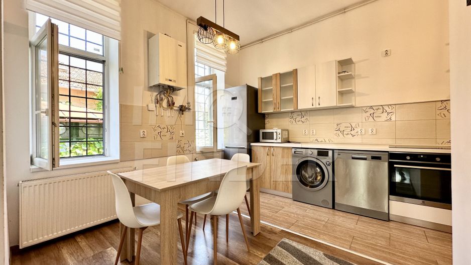 Închiriere 3 camere, 65 mp, în vilă, Str Republicii, aproape de UMF - Poză 2