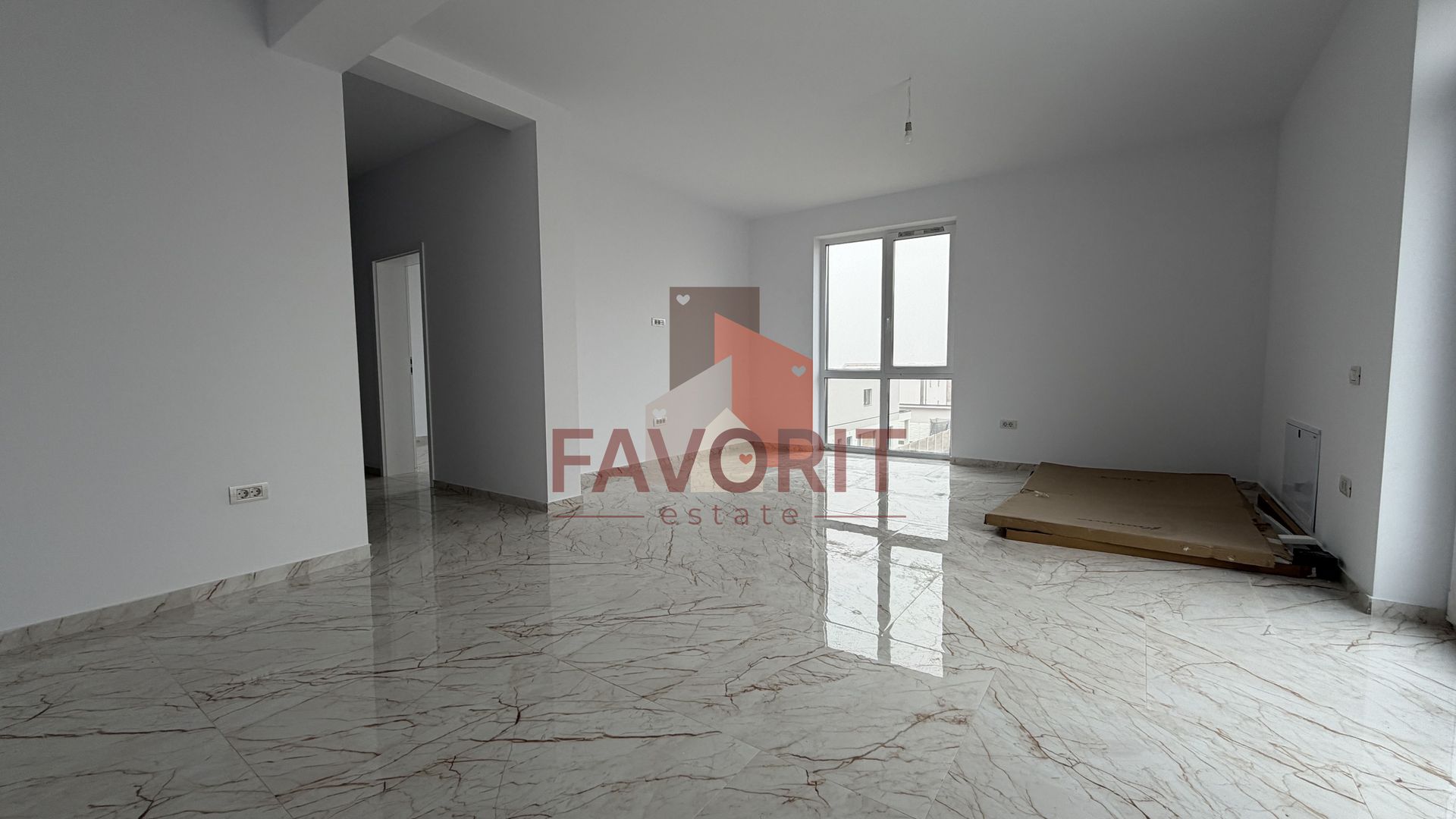 Apartament 2 camere | Decomandat | La asfalt | 2 locuri de parcare - Poză 1