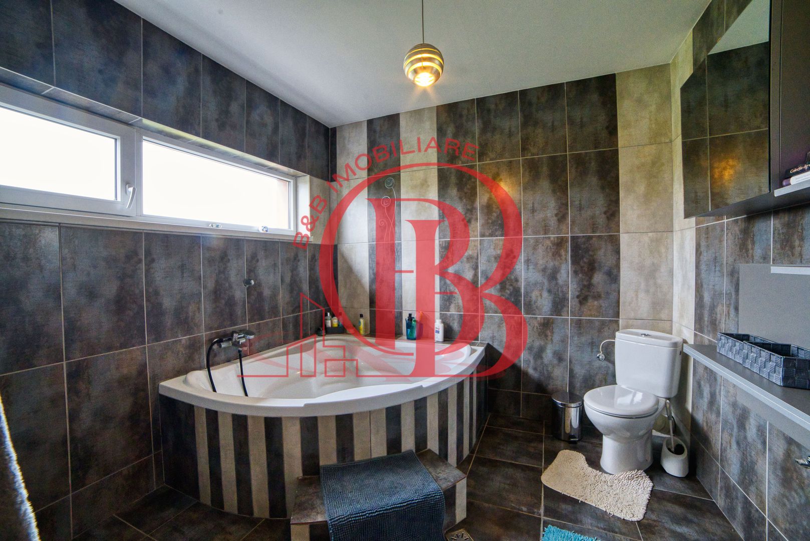 Casa complet mobilata 5 camere 3 bai curte generoasa - Poză 35