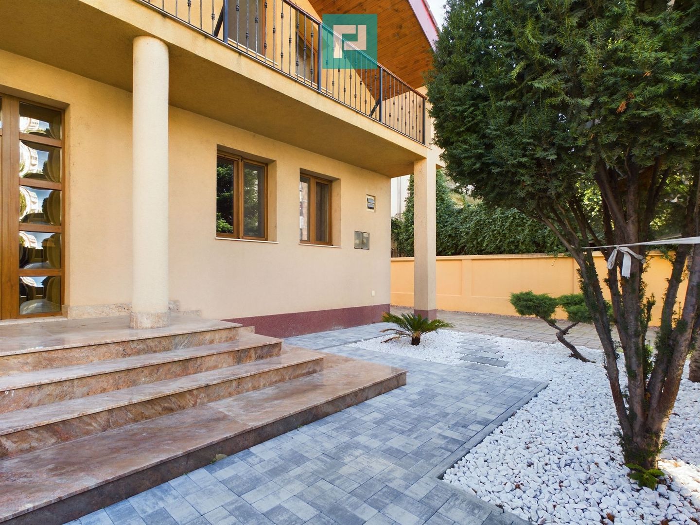 Vilă cu teren generos în Pârneava - Poză 9