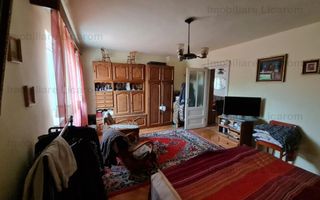 Proprietate individuala-3 apartamente,spatiu comercial,garaje,gradina,curte - Poză 6