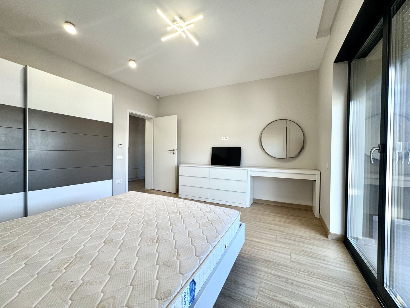 Apartment cu 2 camere, cu terasa generoasă, in zona Dumbrăvița - Kaufland - Poză 11