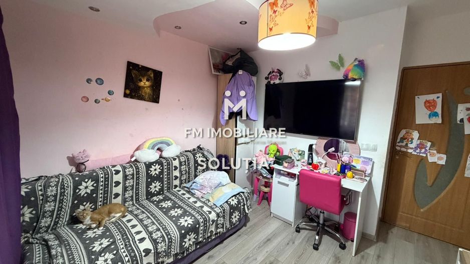 Apartament de vanzare decomandat -3 camere - Poză 1